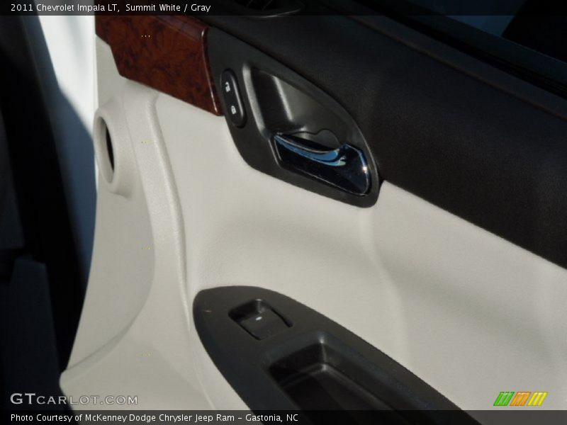 Summit White / Gray 2011 Chevrolet Impala LT