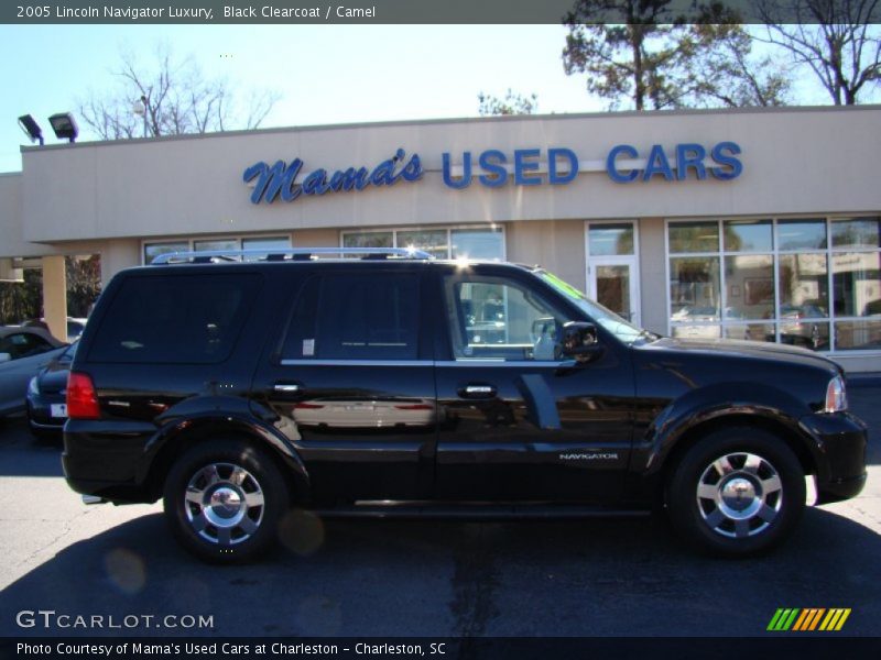 Black Clearcoat / Camel 2005 Lincoln Navigator Luxury