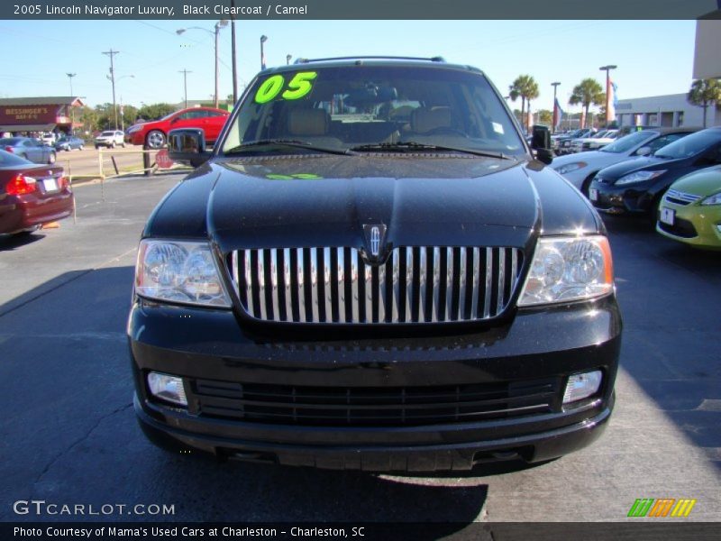 Black Clearcoat / Camel 2005 Lincoln Navigator Luxury