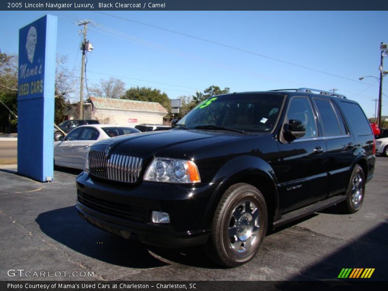 Black Clearcoat / Camel 2005 Lincoln Navigator Luxury