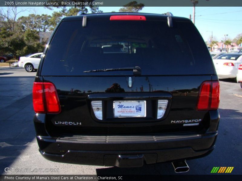Black Clearcoat / Camel 2005 Lincoln Navigator Luxury