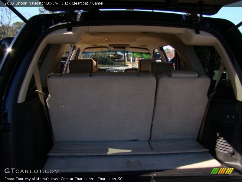 Black Clearcoat / Camel 2005 Lincoln Navigator Luxury