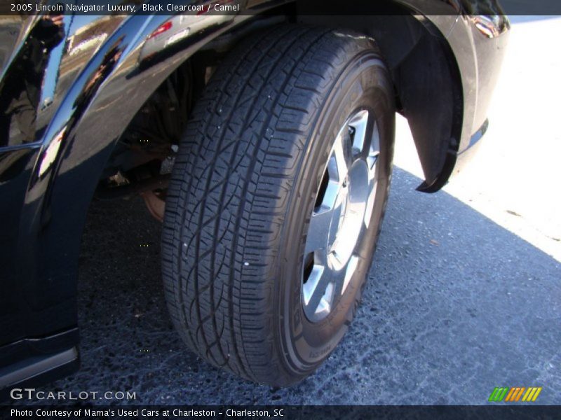 Black Clearcoat / Camel 2005 Lincoln Navigator Luxury