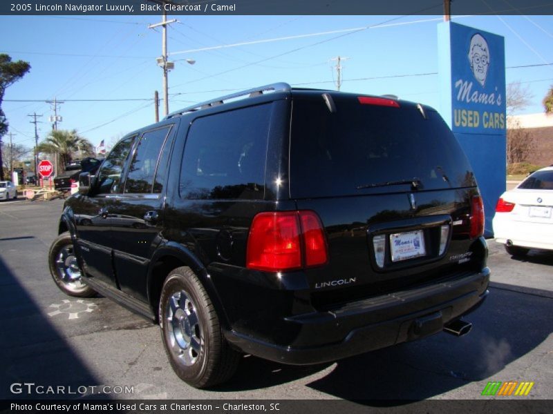 Black Clearcoat / Camel 2005 Lincoln Navigator Luxury