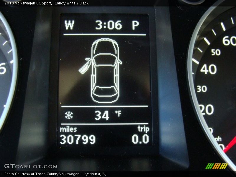 Candy White / Black 2010 Volkswagen CC Sport