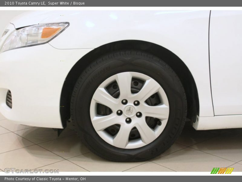 Super White / Bisque 2010 Toyota Camry LE