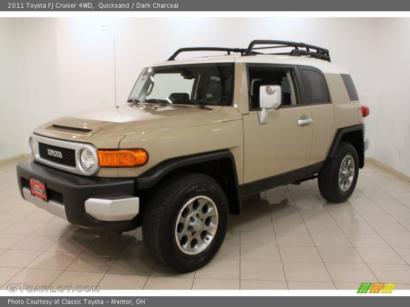 Front 3/4 View of 2011 FJ Cruiser 4WD