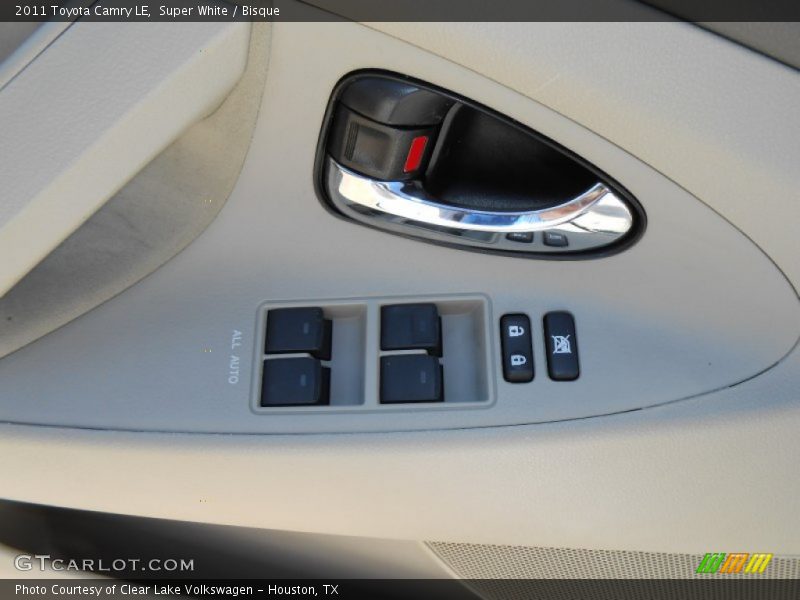 Super White / Bisque 2011 Toyota Camry LE