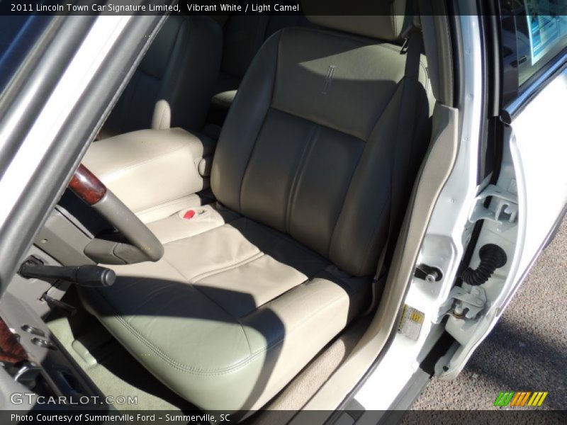 Vibrant White / Light Camel 2011 Lincoln Town Car Signature Limited
