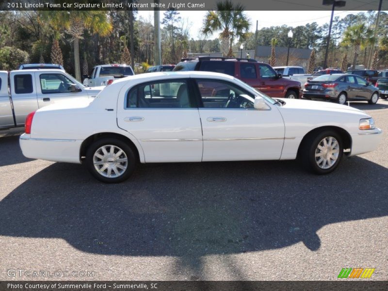 Vibrant White / Light Camel 2011 Lincoln Town Car Signature Limited