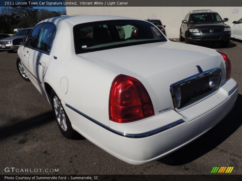 Vibrant White / Light Camel 2011 Lincoln Town Car Signature Limited