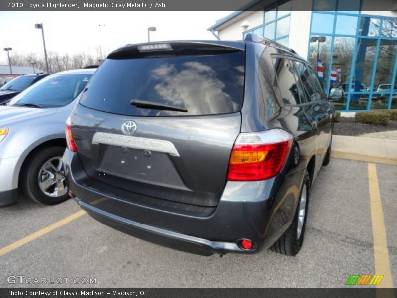 Magnetic Gray Metallic / Ash 2010 Toyota Highlander