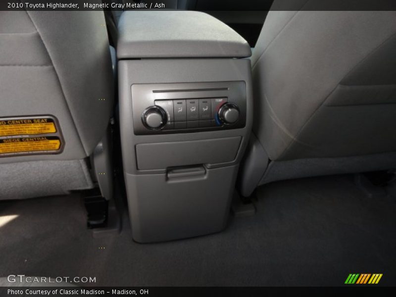 Magnetic Gray Metallic / Ash 2010 Toyota Highlander