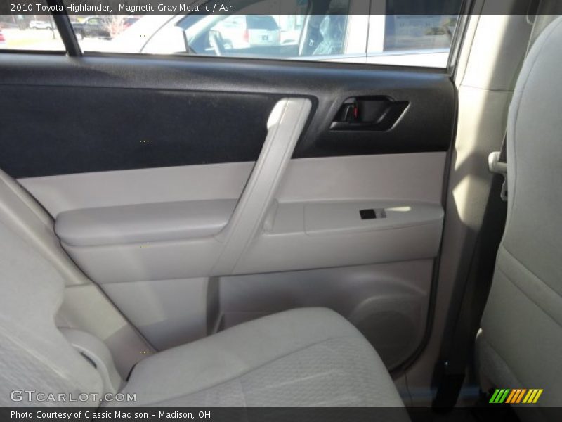 Magnetic Gray Metallic / Ash 2010 Toyota Highlander