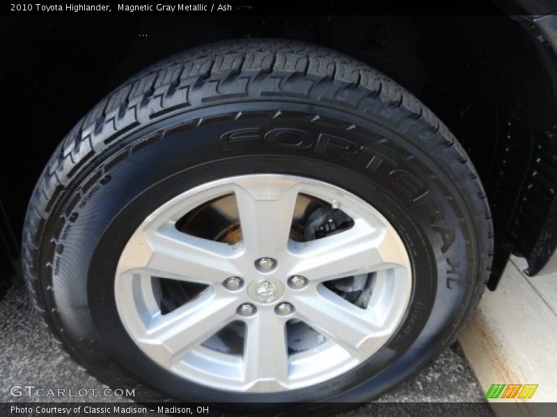 Magnetic Gray Metallic / Ash 2010 Toyota Highlander