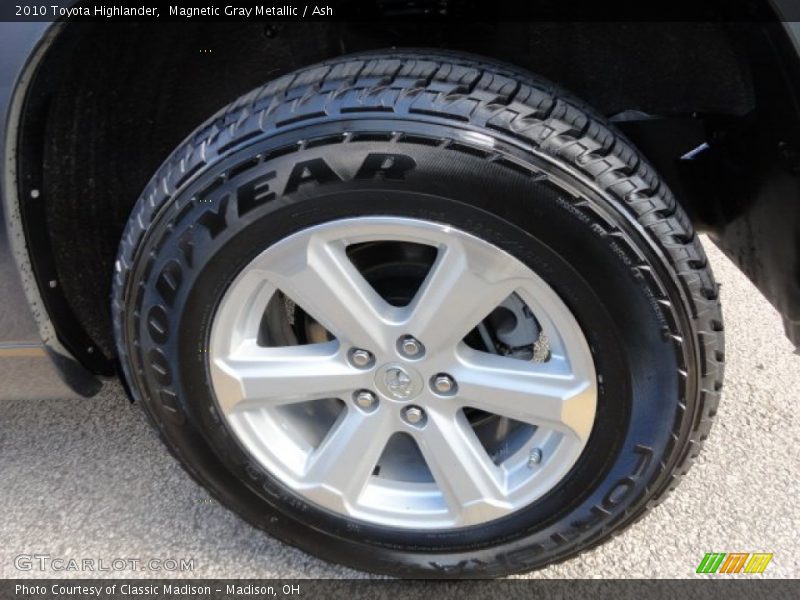 Magnetic Gray Metallic / Ash 2010 Toyota Highlander