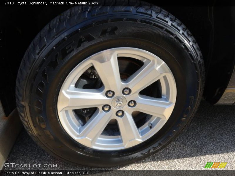Magnetic Gray Metallic / Ash 2010 Toyota Highlander