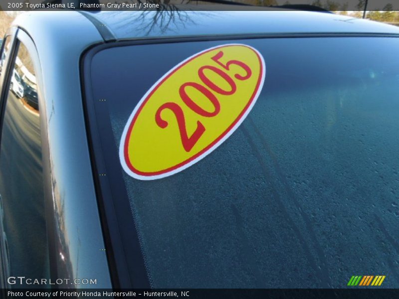 Phantom Gray Pearl / Stone 2005 Toyota Sienna LE