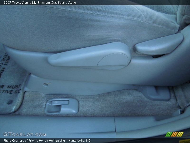 Phantom Gray Pearl / Stone 2005 Toyota Sienna LE