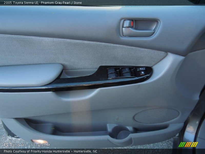 Phantom Gray Pearl / Stone 2005 Toyota Sienna LE