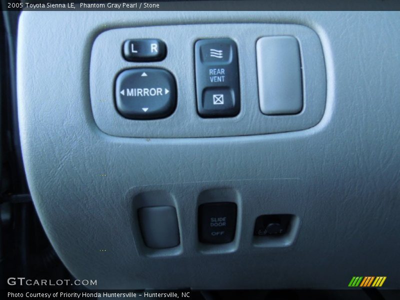 Phantom Gray Pearl / Stone 2005 Toyota Sienna LE
