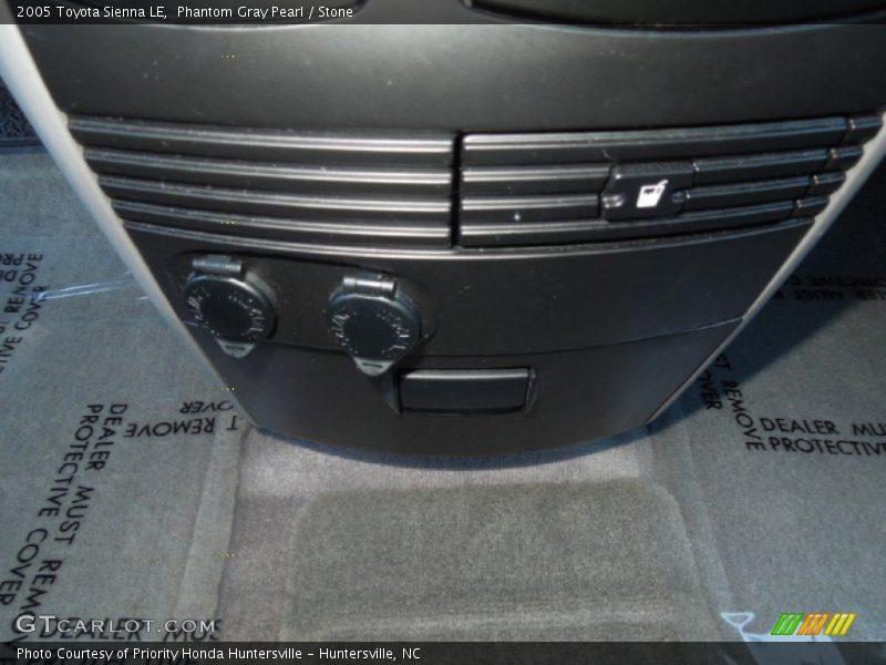 Phantom Gray Pearl / Stone 2005 Toyota Sienna LE
