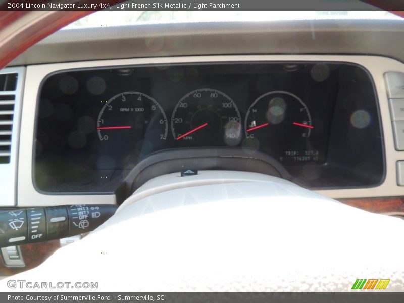 Light French Silk Metallic / Light Parchment 2004 Lincoln Navigator Luxury 4x4