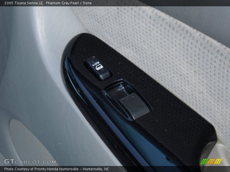 Phantom Gray Pearl / Stone 2005 Toyota Sienna LE