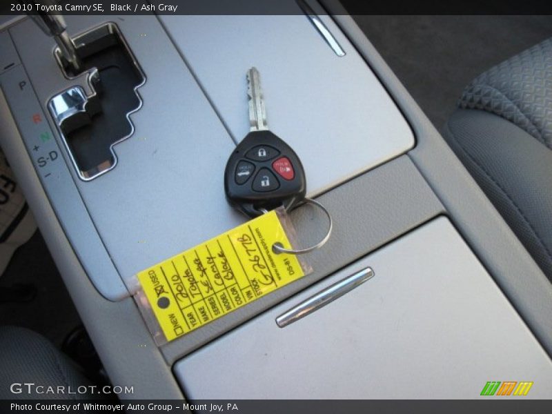 Black / Ash Gray 2010 Toyota Camry SE