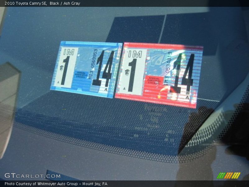 Black / Ash Gray 2010 Toyota Camry SE