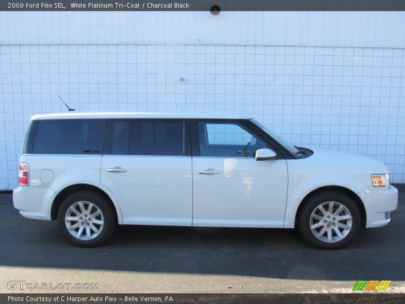 White Platinum Tri-Coat / Charcoal Black 2009 Ford Flex SEL