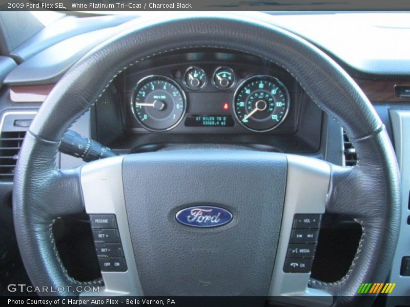 White Platinum Tri-Coat / Charcoal Black 2009 Ford Flex SEL