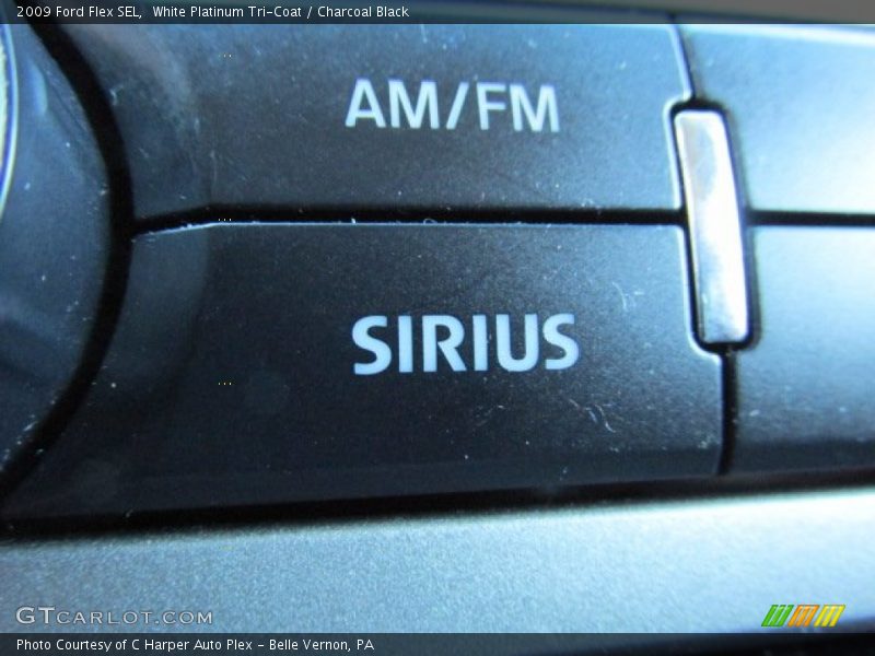 White Platinum Tri-Coat / Charcoal Black 2009 Ford Flex SEL