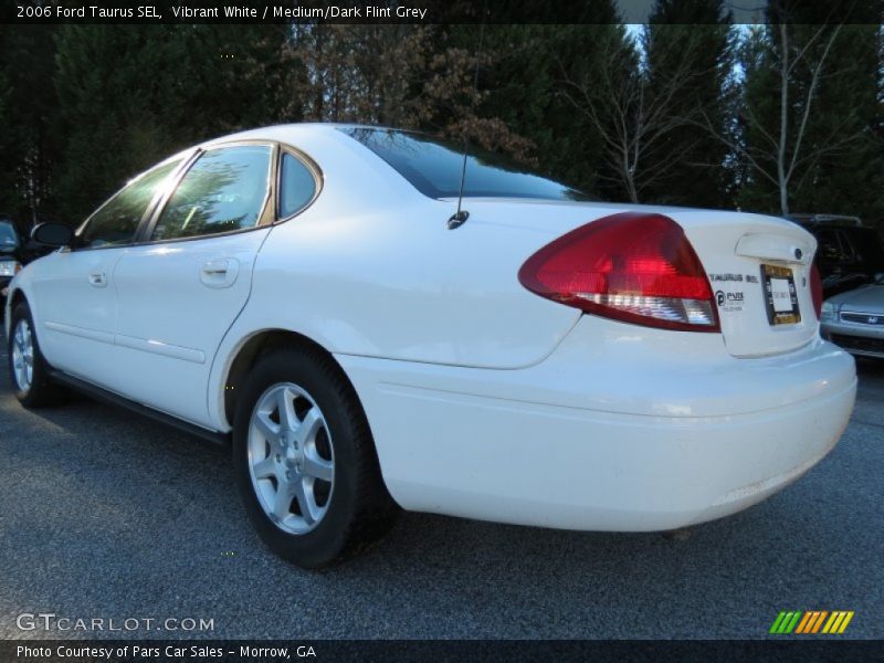 Vibrant White / Medium/Dark Flint Grey 2006 Ford Taurus SEL