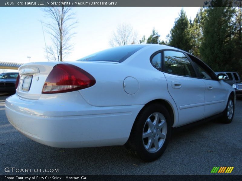 Vibrant White / Medium/Dark Flint Grey 2006 Ford Taurus SEL