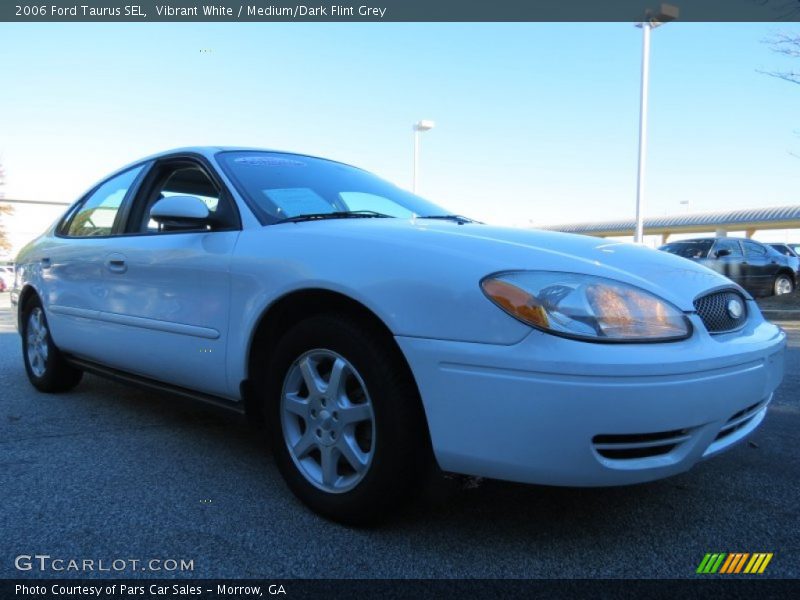 Vibrant White / Medium/Dark Flint Grey 2006 Ford Taurus SEL