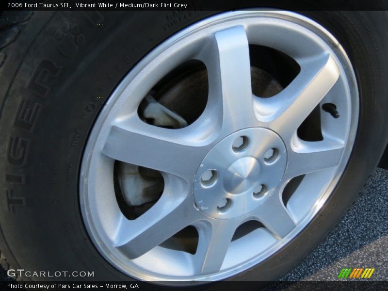 Vibrant White / Medium/Dark Flint Grey 2006 Ford Taurus SEL