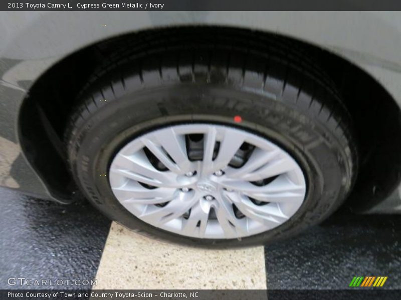 Cypress Green Metallic / Ivory 2013 Toyota Camry L