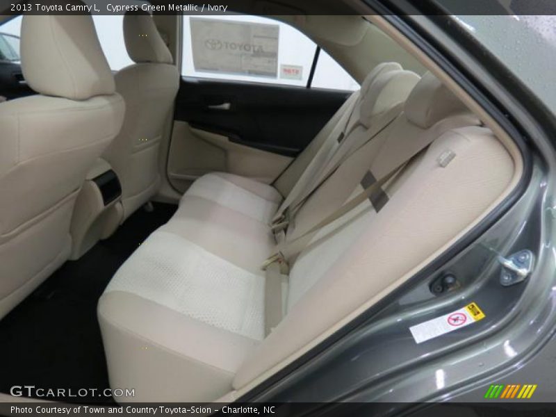 Cypress Green Metallic / Ivory 2013 Toyota Camry L