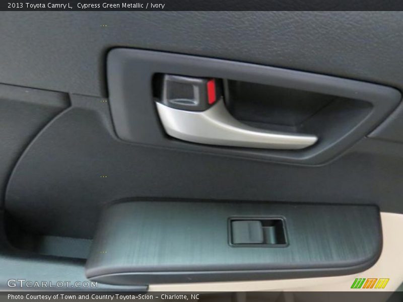 Cypress Green Metallic / Ivory 2013 Toyota Camry L
