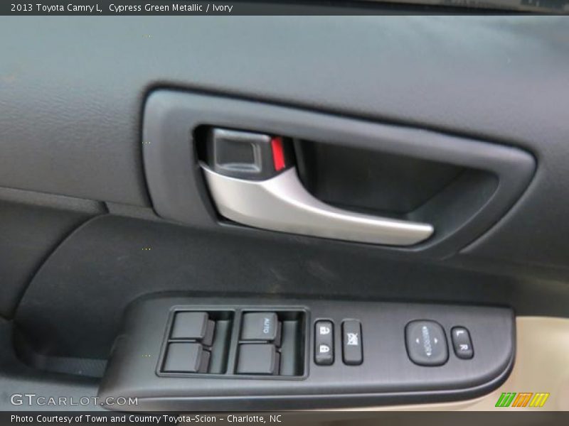 Cypress Green Metallic / Ivory 2013 Toyota Camry L