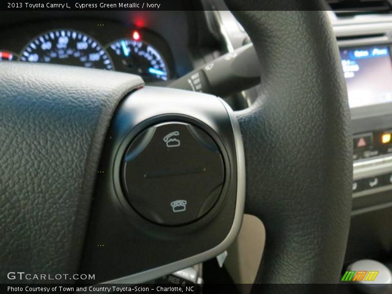 Cypress Green Metallic / Ivory 2013 Toyota Camry L