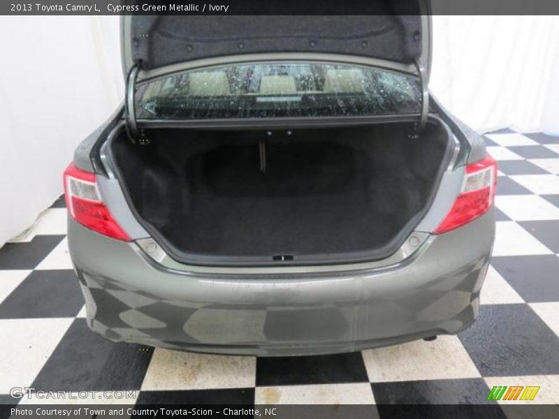 Cypress Green Metallic / Ivory 2013 Toyota Camry L