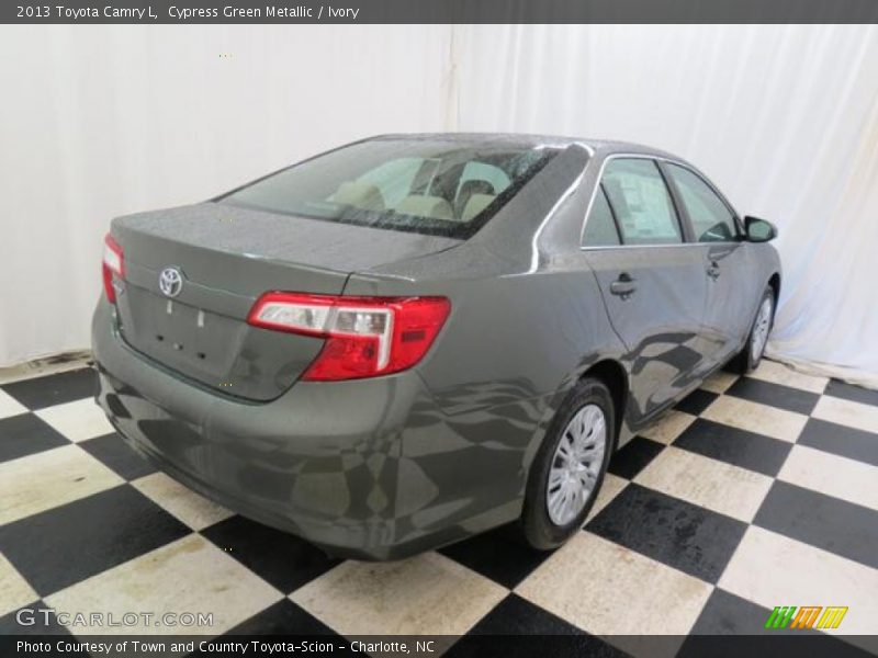 Cypress Green Metallic / Ivory 2013 Toyota Camry L