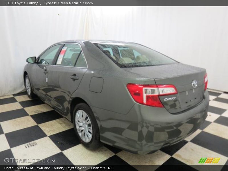Cypress Green Metallic / Ivory 2013 Toyota Camry L