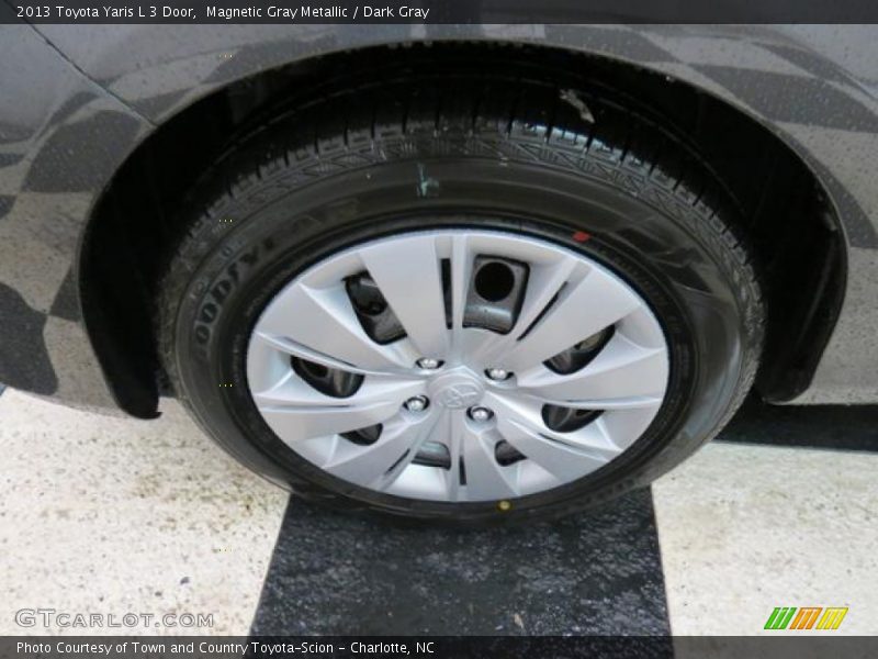 Magnetic Gray Metallic / Dark Gray 2013 Toyota Yaris L 3 Door