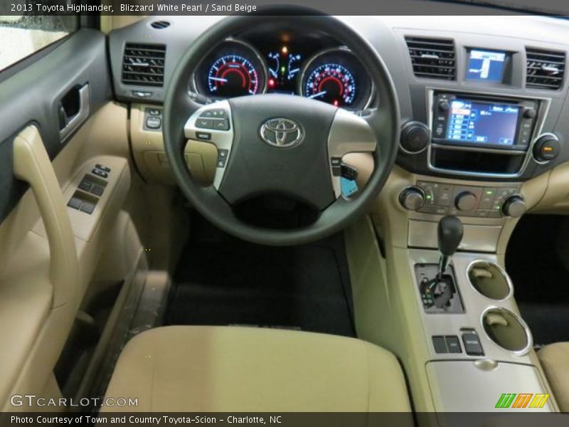 Blizzard White Pearl / Sand Beige 2013 Toyota Highlander