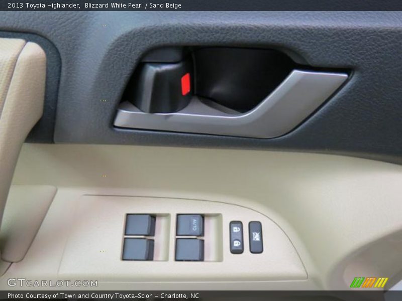 Blizzard White Pearl / Sand Beige 2013 Toyota Highlander