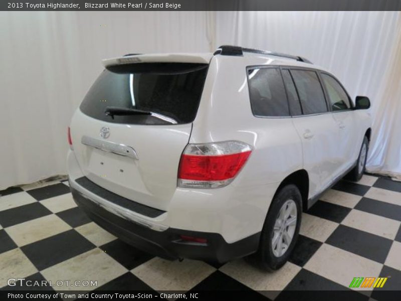 Blizzard White Pearl / Sand Beige 2013 Toyota Highlander