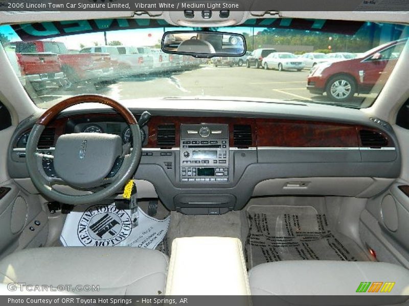Vibrant White / Medium Light Stone 2006 Lincoln Town Car Signature Limited